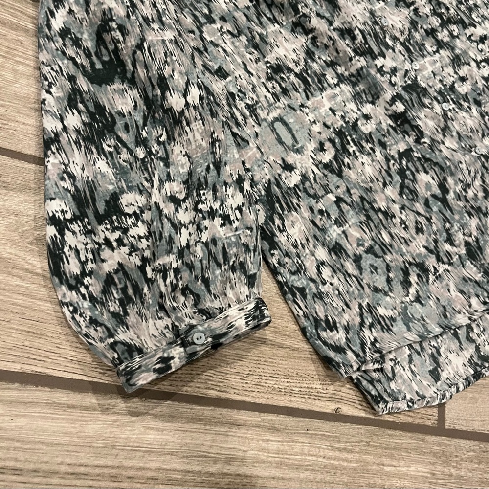 Liverpool Printed V Neck Long Sleeve Button Blouse size XL misty sage ikat - Picture 8 of 15
